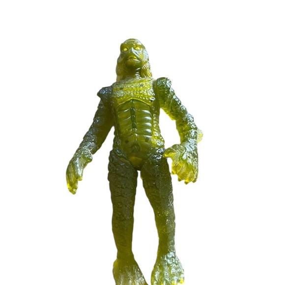 Universal Studio Other - Vintage 97 collectible Burger King Creature from the Black Lagoon action figure